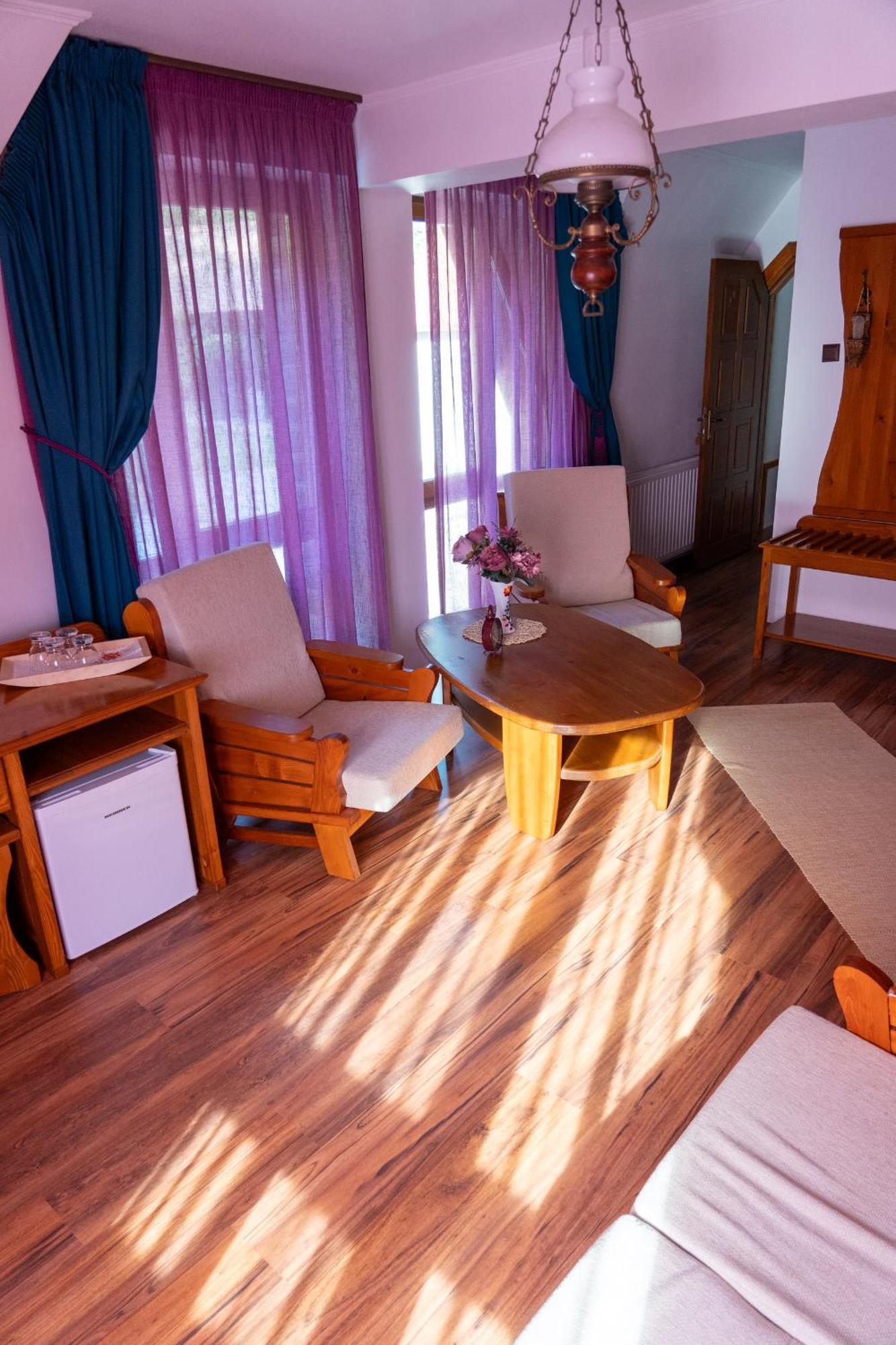Hotel 5.Evszak Sfântu-Gheorghe Exteriér fotografie