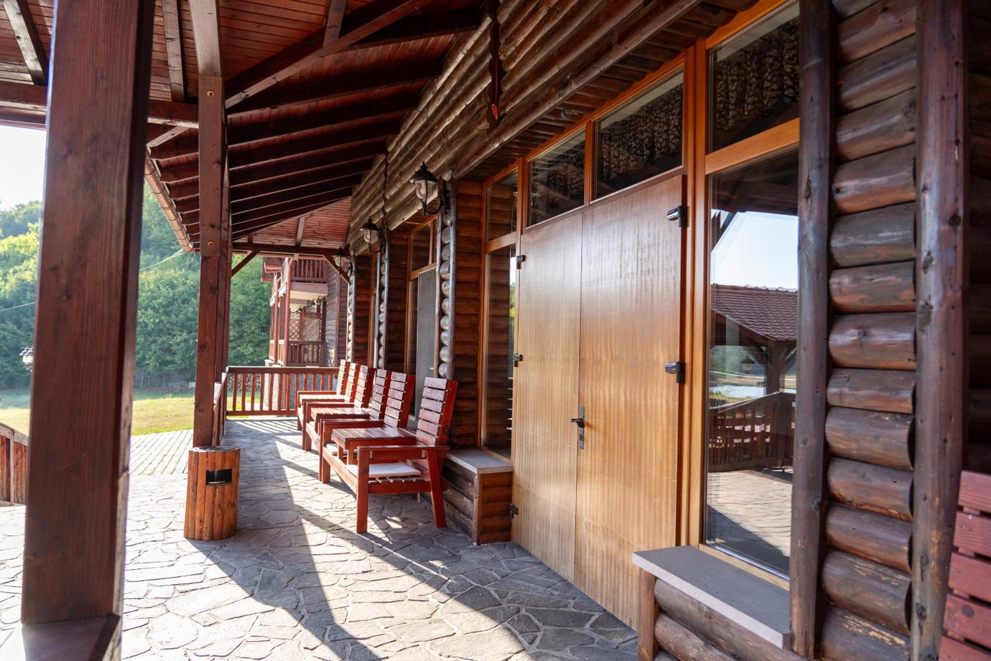 Hotel 5.Evszak Sfântu-Gheorghe Exteriér fotografie