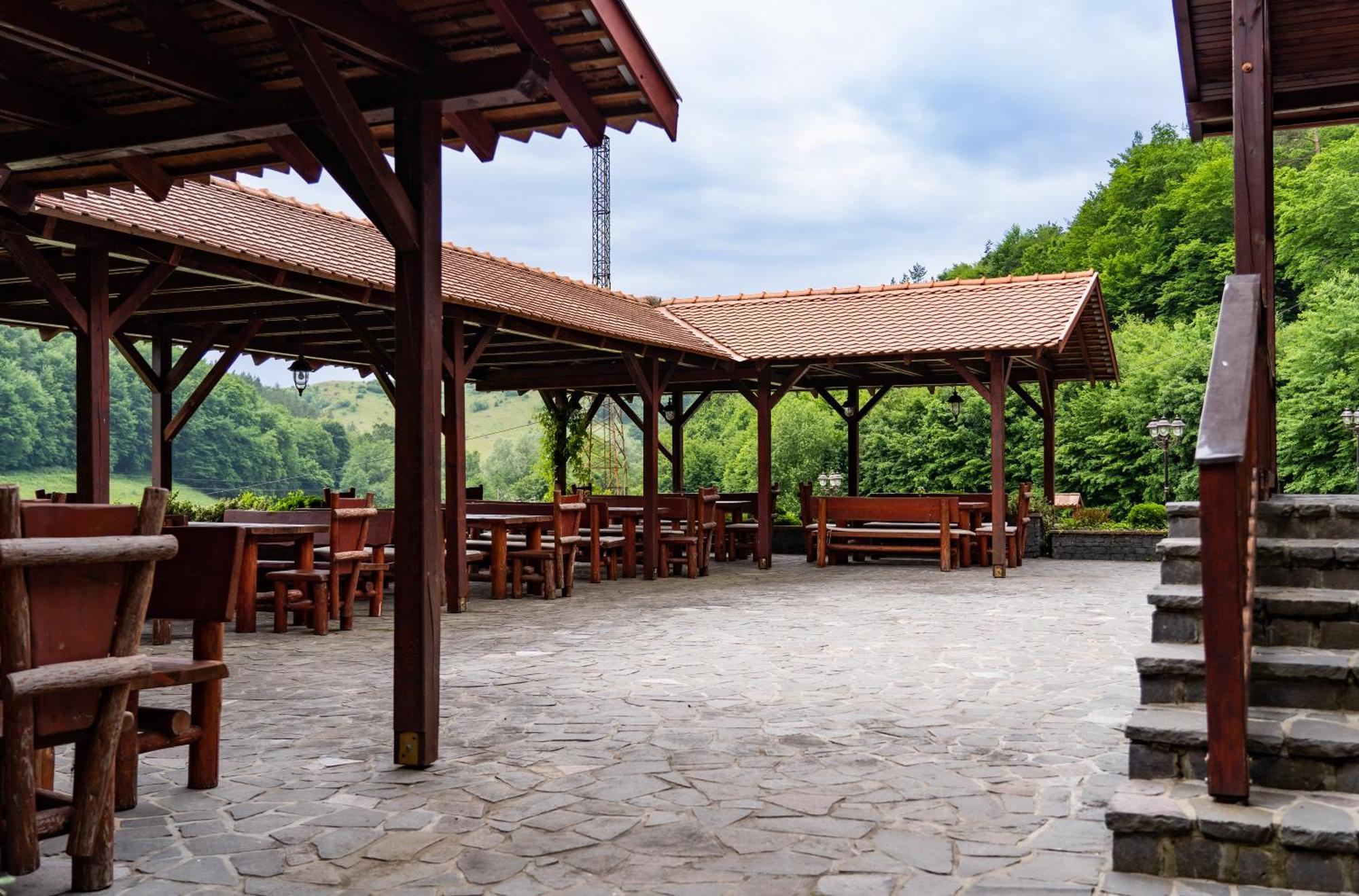 Hotel 5.Evszak Sfântu-Gheorghe Exteriér fotografie